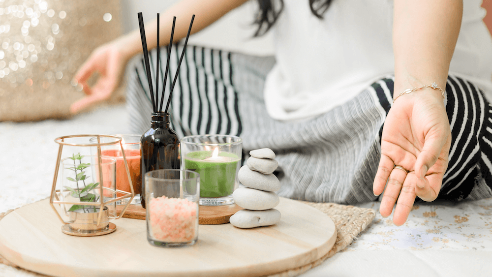 Your quiet place at home: how to set up a meditation corner with and without a gong